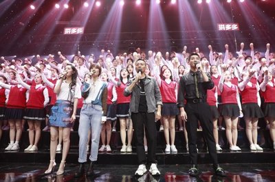 《天天向上》攜手《中國機長》 一場致敬英雄的熒屏交響，如何實現話題與口碑的雙贏？